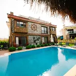 Pupa Alacati Butik Hotel *