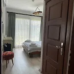 Pupa Alacati Butik Hotel *