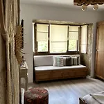 Pupa Alacati Butik Hotel *