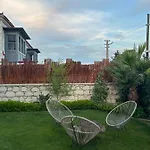 Pupa Alacati Butik Cesme