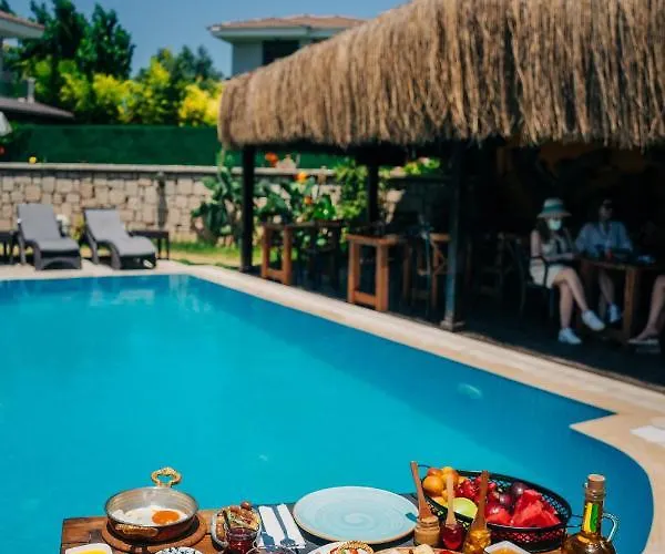 Pupa Alacati Butik *